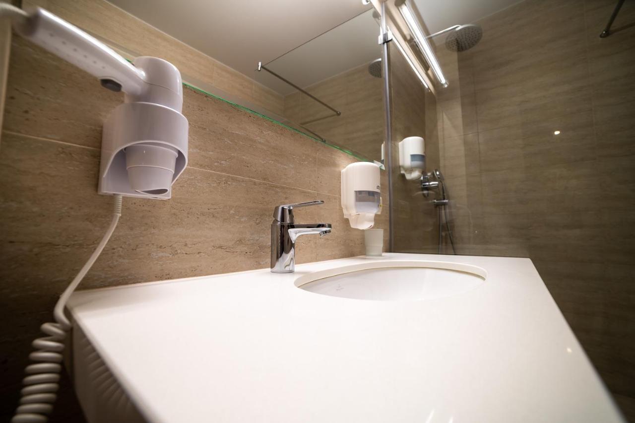 Sribni Leleky Hotel & Spa Lutsk Luaran gambar