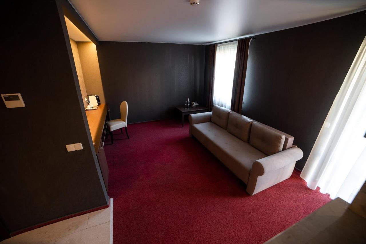 Sribni Leleky Hotel & Spa Lutsk Luaran gambar